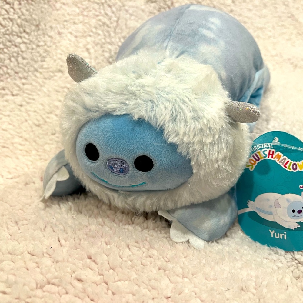 Squishmallow Hugmallows Yuri the yeti